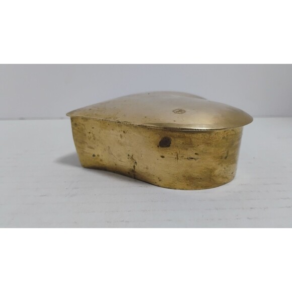 VINTAGE 4.5” BRASS HEART KEEPSAKE JEWELRY BOX W 3 SOLID BRASS HEART TRINKETS - Picture 7 of 12